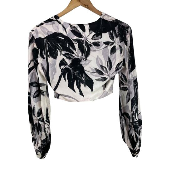 All Saints NWT Carla Jackie Top Cropped Blouse Gathered Center Silk Blend Size 0 - Picture 4 of 14